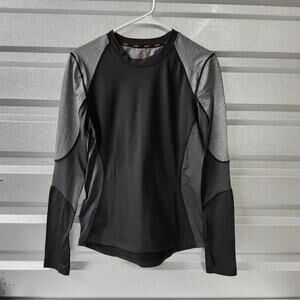 SHE Outdoor Performance Long Sleeve Top Womens Medium Black Gray Thumbhole Base